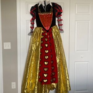 BEAUTIFUL QUEEN OF HEARTS COSTUME WITH HEART RED WIG SIZE SMALL/MEDIUM